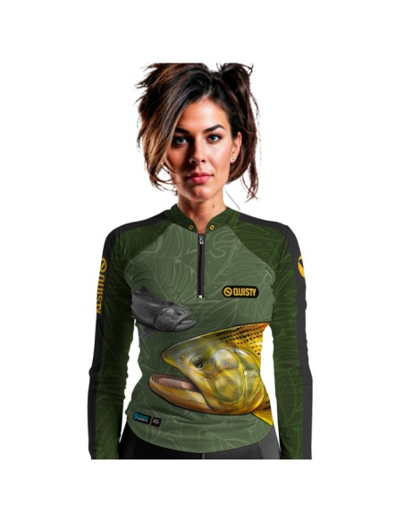 Modelo feminina vestindo Camisa de Pesca Dourado Do Rio Verde Musgo Dryfit com proteção UV50+ e punho luva