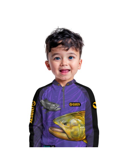 Modelo infantil vestindo Supercombo de Pesca Dourado Do Rio Roxo Dryfit com camisa punholuva Dry UV50+, Máscara e Boné