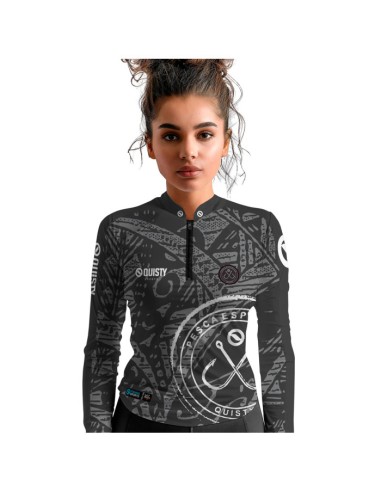 Modelo feminina vestindo Camisa de Pesca Anzol Black Dryfit com proteção UV50+ e punho luva