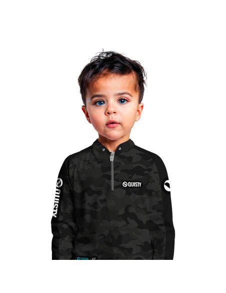 Modelo infantil vestindo Camisa de Pesca Army Black Dryfit com proteção UV50+ e punho luva