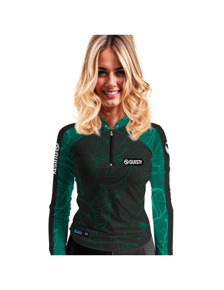 Modelo feminina vestindo Combo de Pesca Pro Elite Tucunaré Azul Clean com Camisa Punho luva Dry UV50+ e Máscara